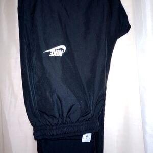 Nikes jogging pants